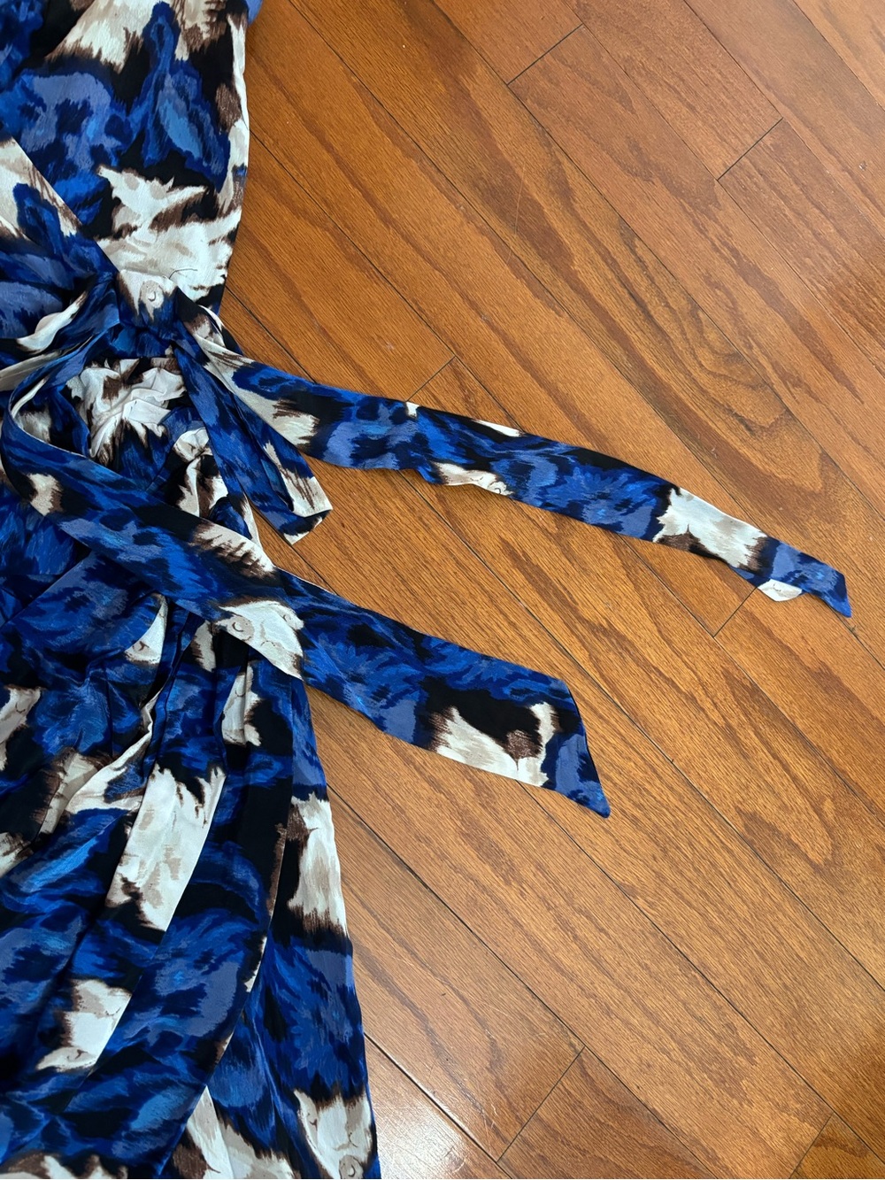 White House Black Market Blue & White Floral Wrap Midi Dress - Picture 6 of 7